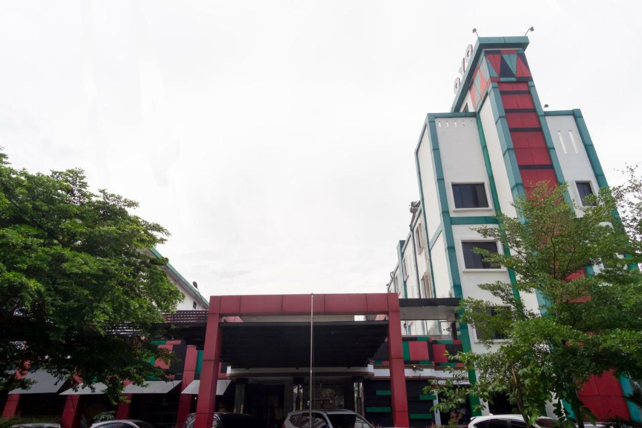 Oyo 711 Salam Residence Syariah Medan Exterior photo